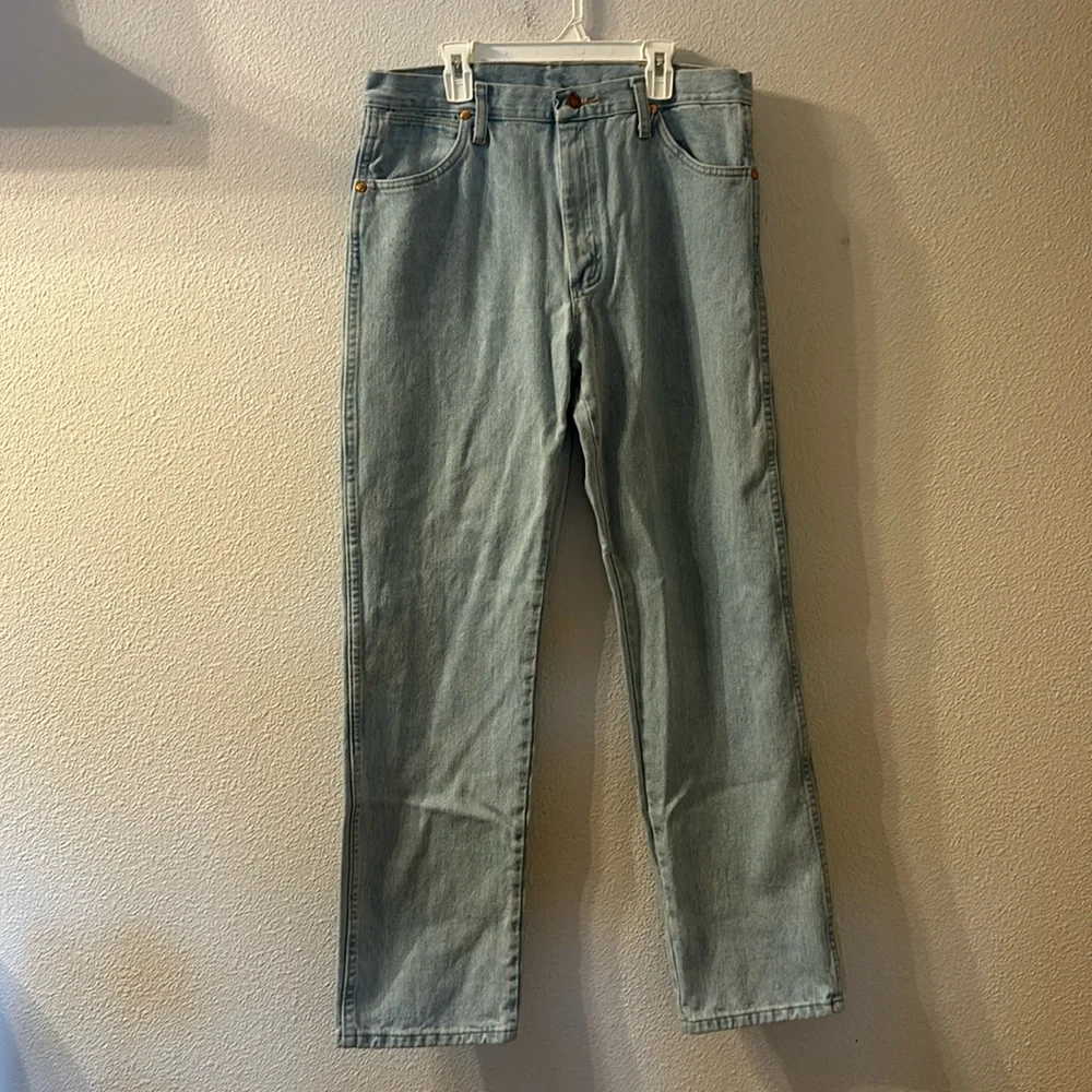 Wrangler light wash straight leg jeans size 32X32